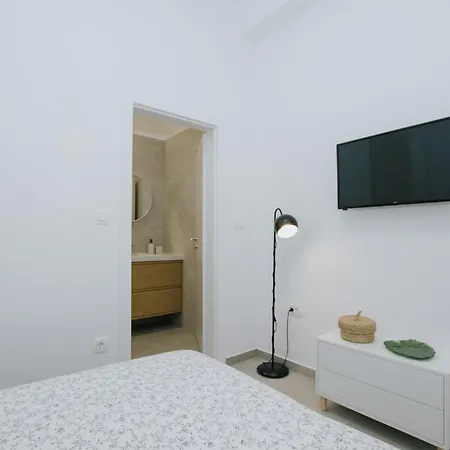 Vrlika 3*