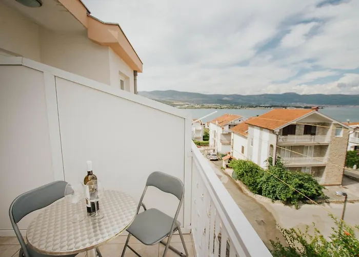 Vrlika Pensionat Trogir