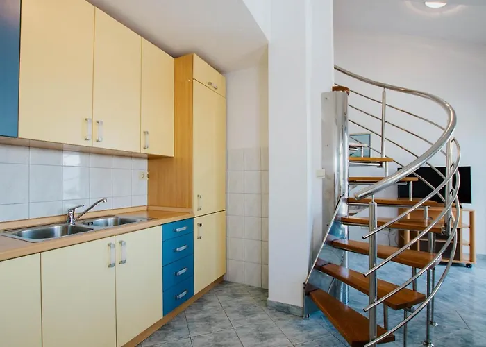 Vrlika 3* Trogir
