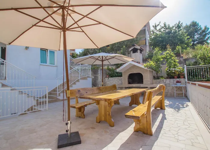 Vrlika Pensionat Trogir