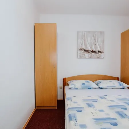 Vrlika Pensionat Trogir