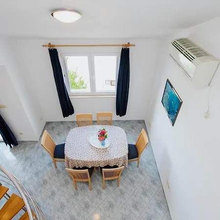 Vrlika Pensionat 3*