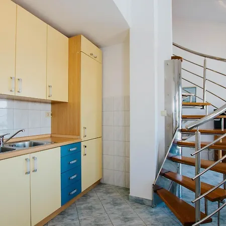 Vrlika 3* Trogir