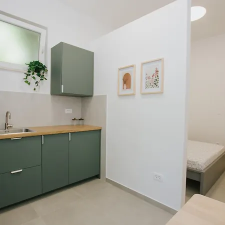 Vrlika 3* Trogir