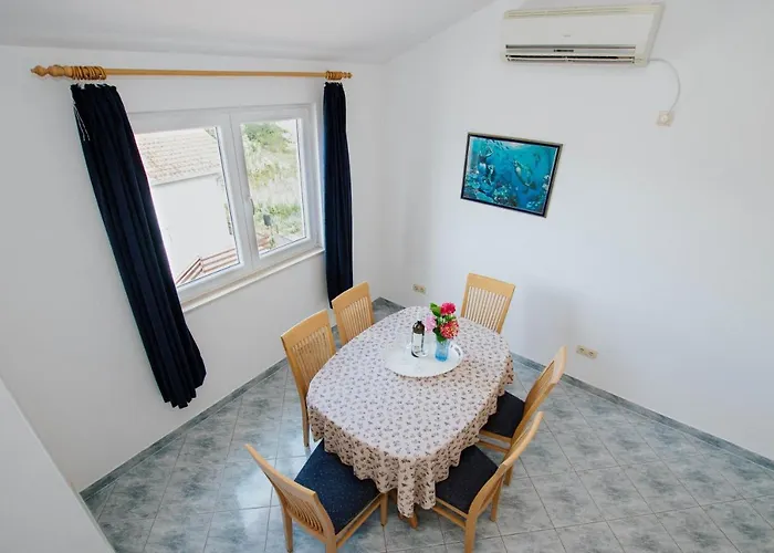 Vrlika 3* Trogir
