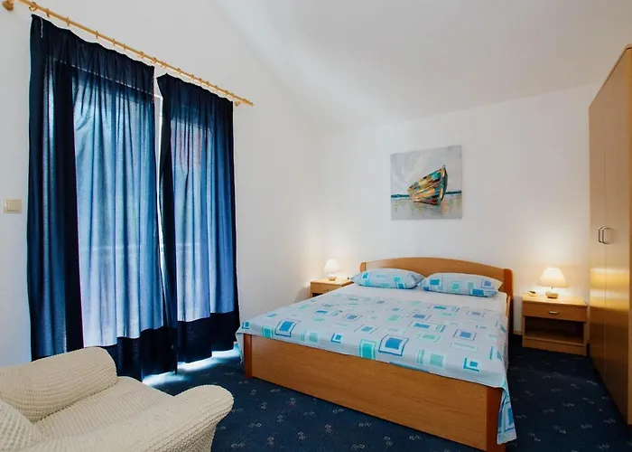 Gasthuis Vrlika 3*