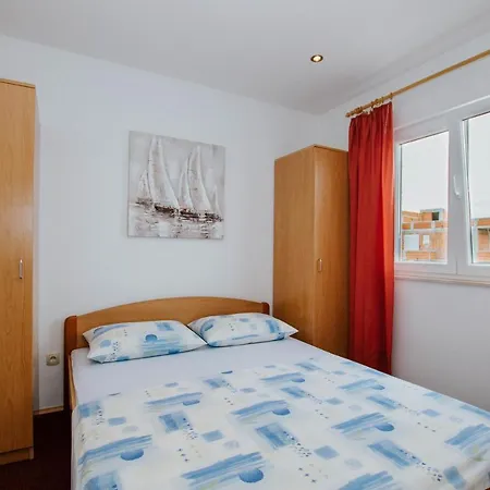 Vrlika トロギール