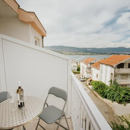 Vrlika ゲストハウス トロギール