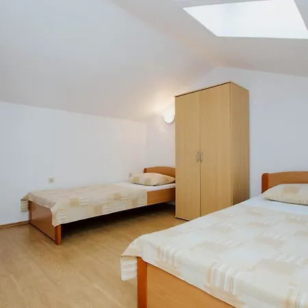 Vrlika トロギール